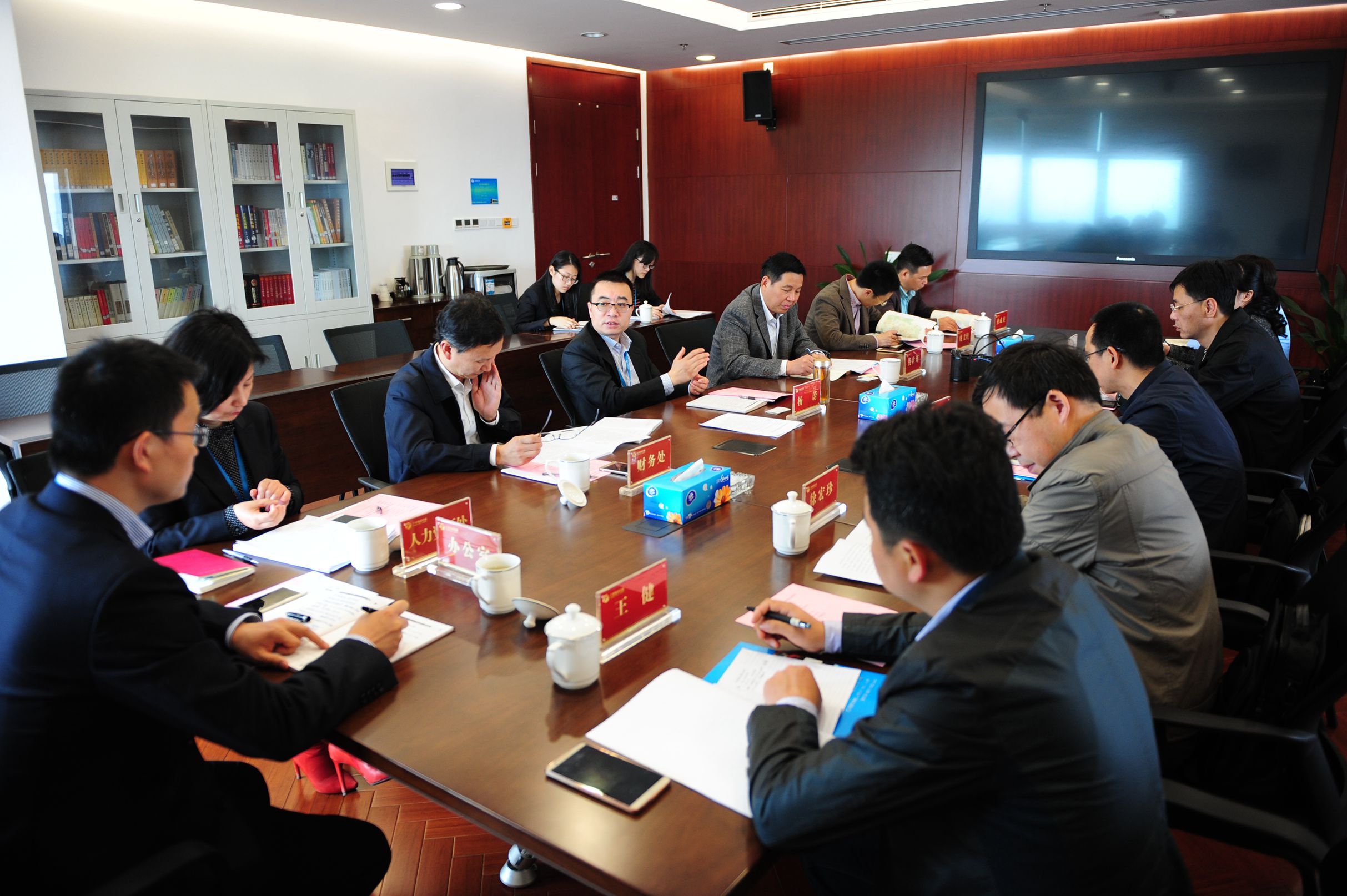市国资委主任徐柯灵,总会计师钱世雄,轨道指挥部,集团公司副董事长,总